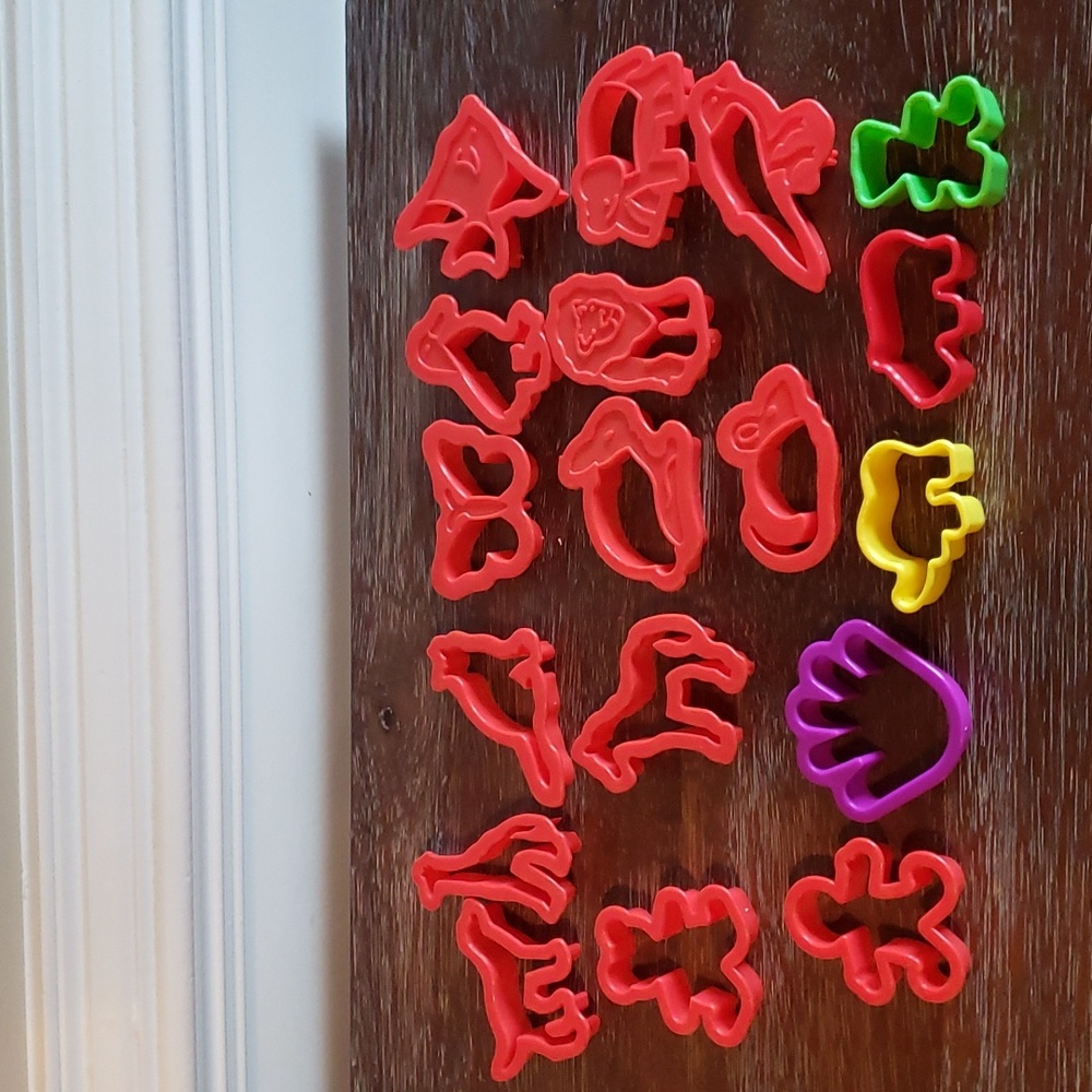 Vintage! animal, teddy bear, & hand Cookie Cutters lot 18